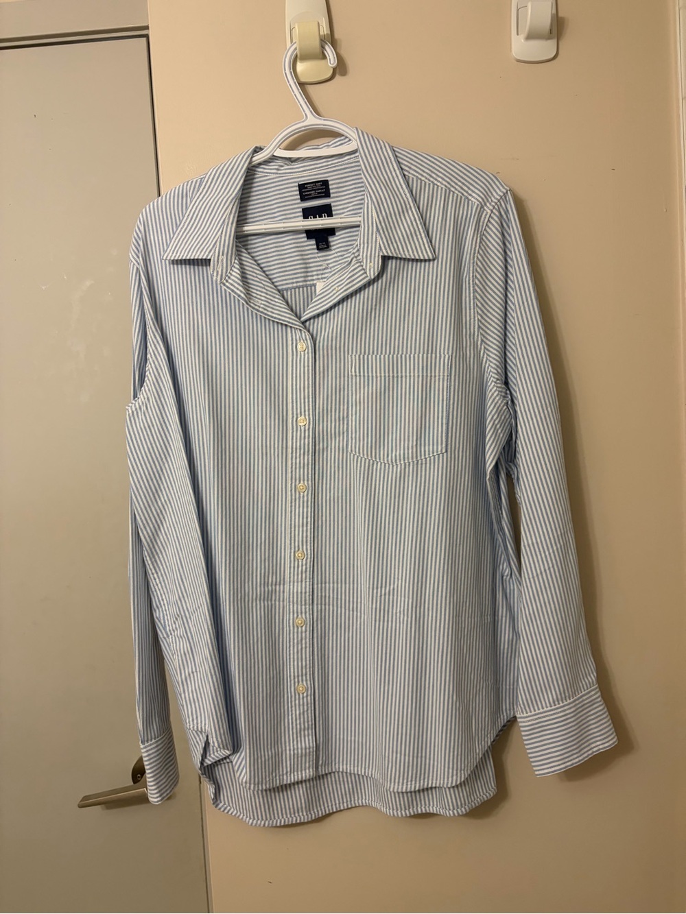 GAP Women's Light Blue and White Striped Perfect Shirt